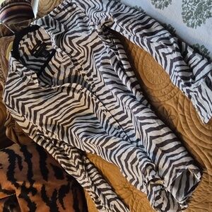 Tahari Black and White Zebra-Pattern Linen Oversize Top